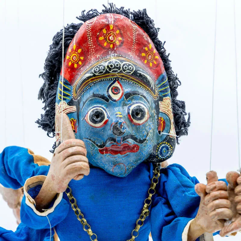 Títere putali que representa a Rama, encarnación del dios Vishnu. Nepal. Donación D. Raimundo García (MMS2025/41).